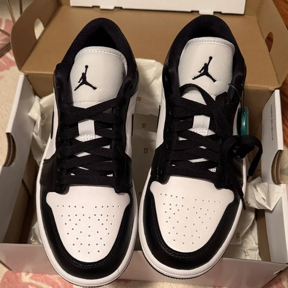 Nike Women's Air Jordan 1 Low Panda - Picture 5 of 8